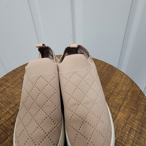 Shoes - Picture 3 of 10